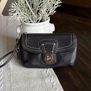 Vintage Coach Legacy Black Leather Wristlet